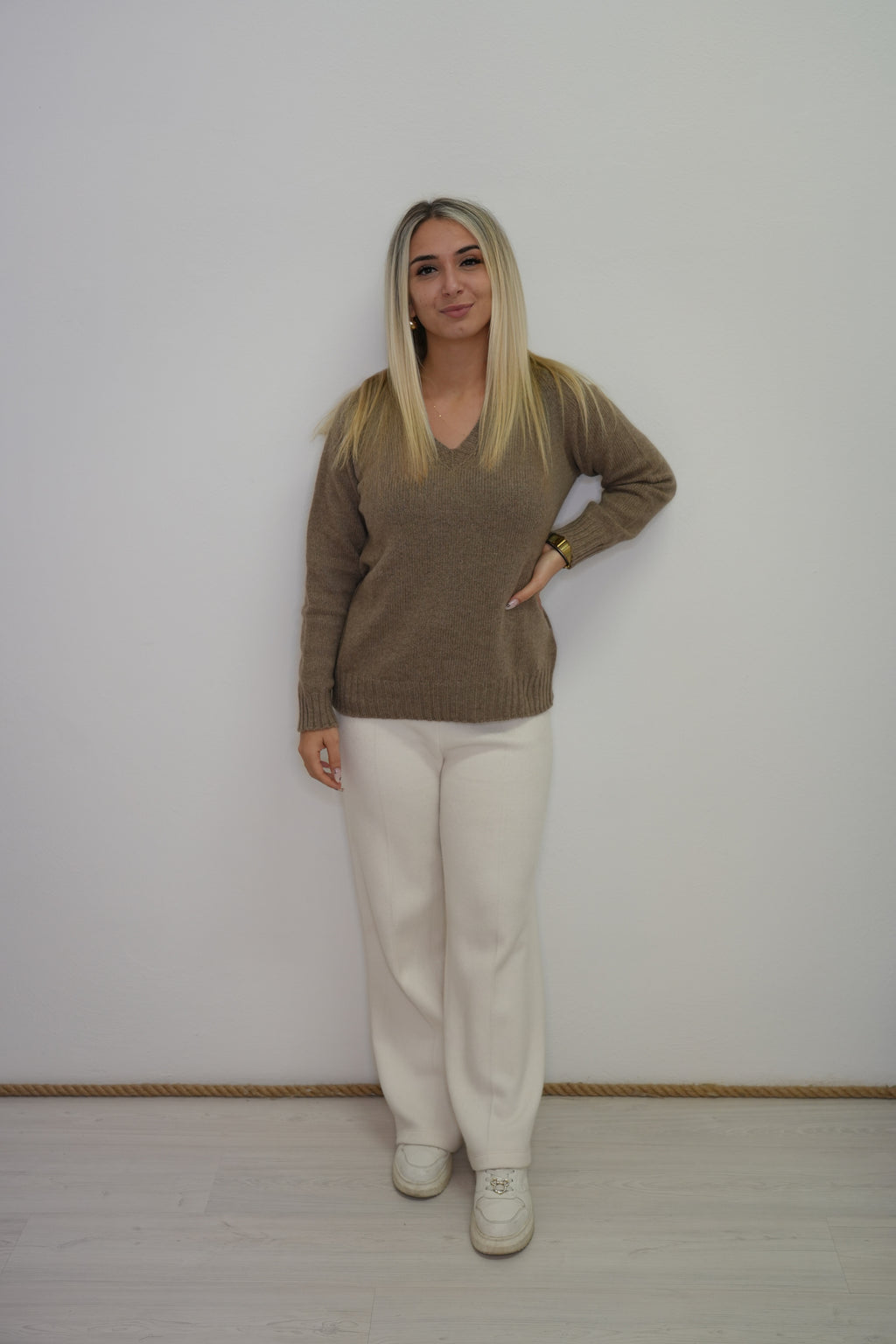 MAGLIONE SCOLLO “V”