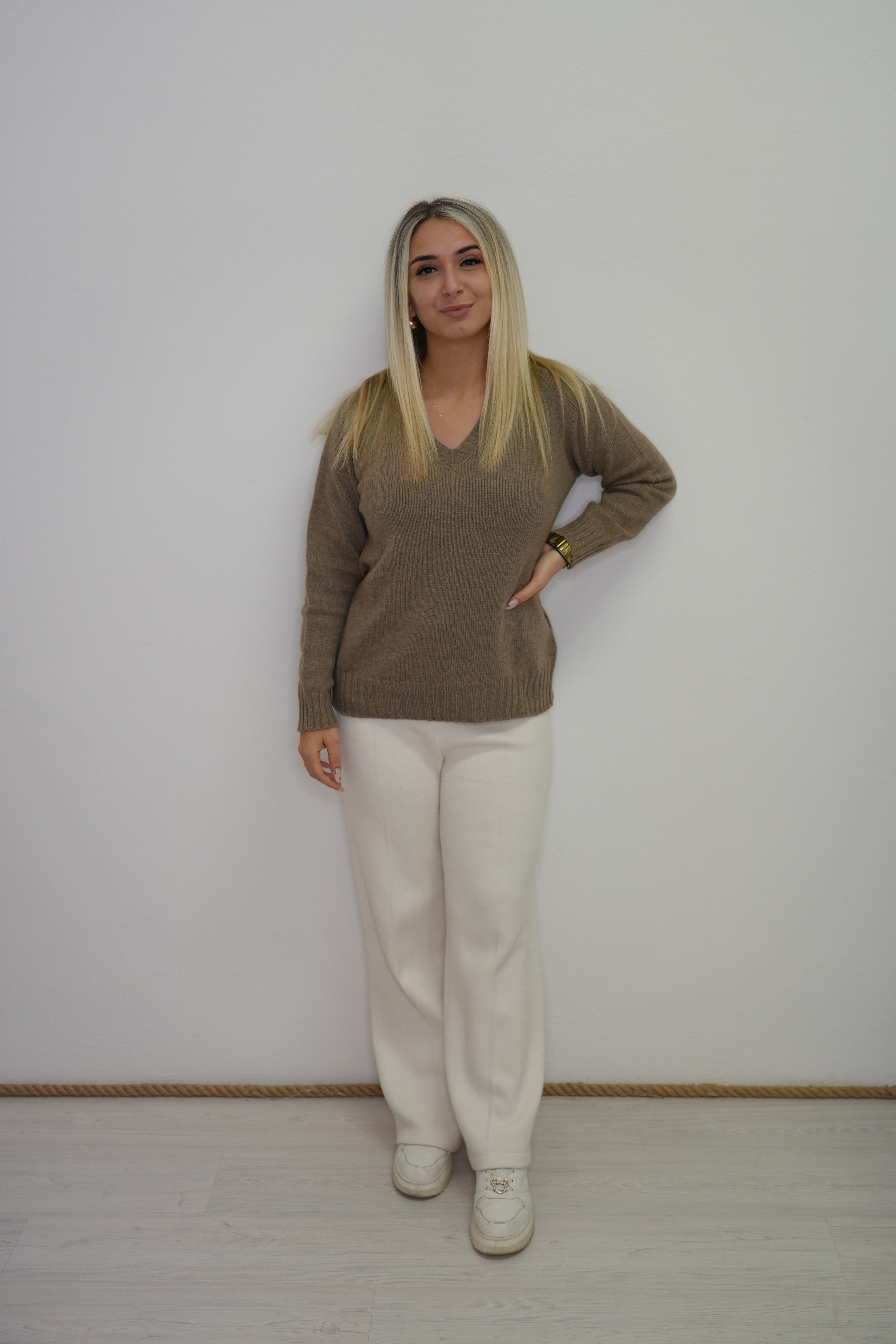 MAGLIONE SCOLLO “V”